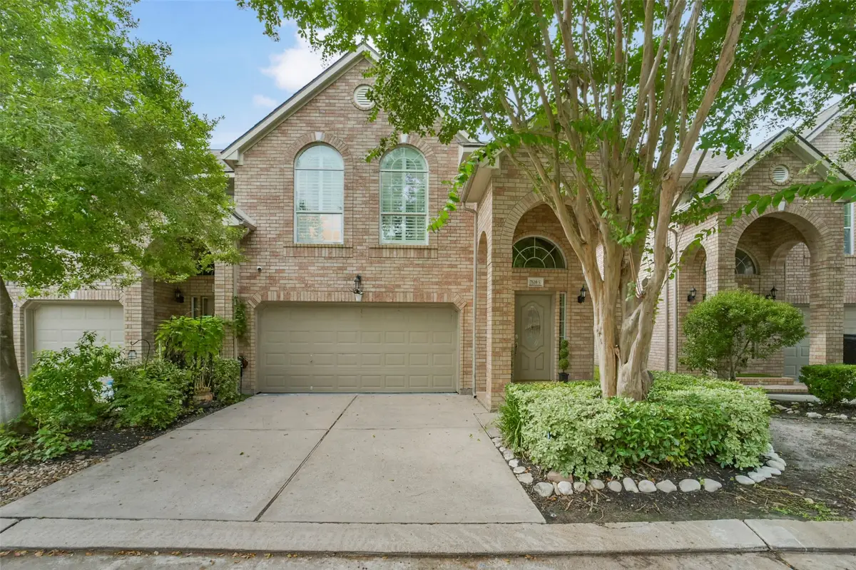 7539 S Linpar Court, Houston, TX 77040 - #1