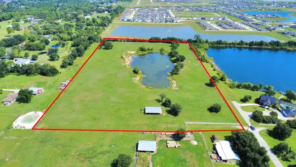 3237-2 Avenue G 1/2, Santa Fe, TX 77510