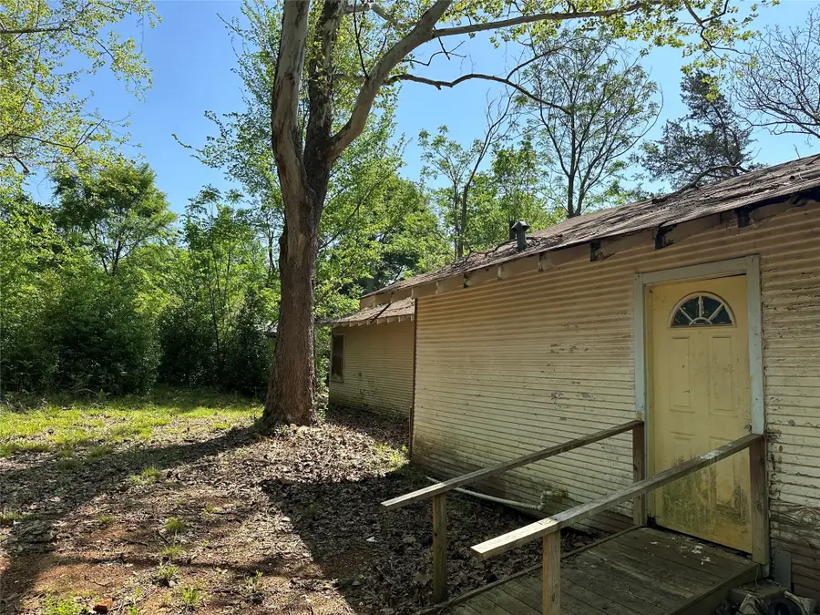 501 W Maffitt Street, Palestine, TX 75803 - Image #2