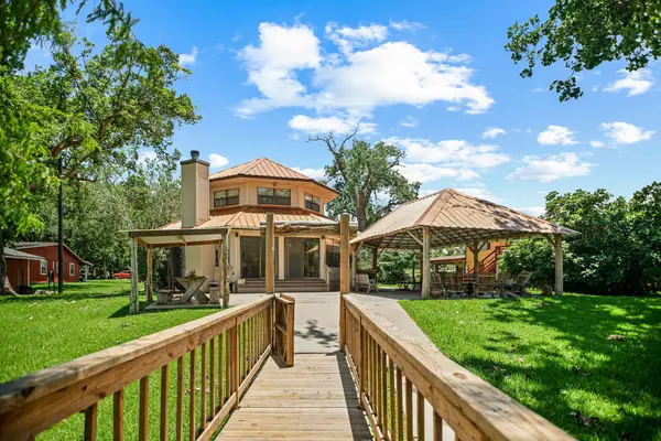 129 Selkirk Drive, Bay City, TX 77414