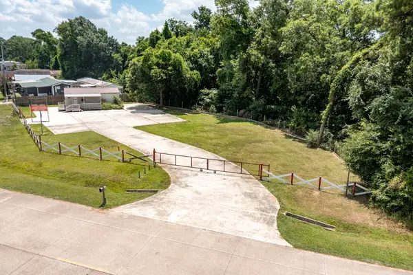 20920 Crosby Freeway, Crosby, TX 77532