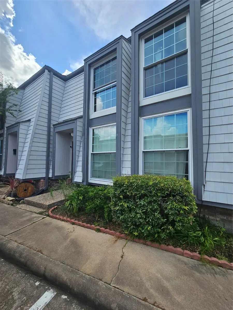 10112 Beekman Place Drive, Houston, TX 77043 - Image #3