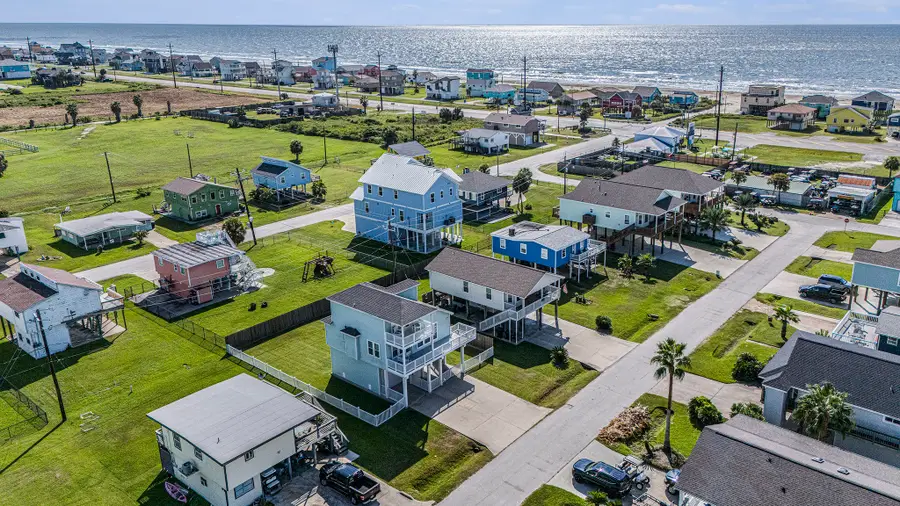 4207 Reeves Drive, Galveston, TX 77554 - Image #2