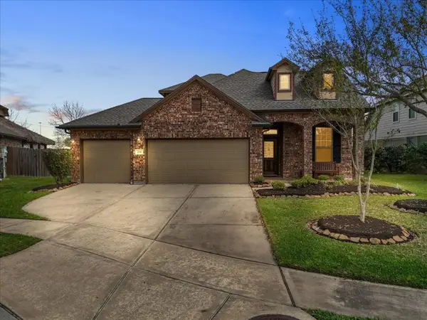 205 Bailey Brook Lane, Dickinson, TX 77573