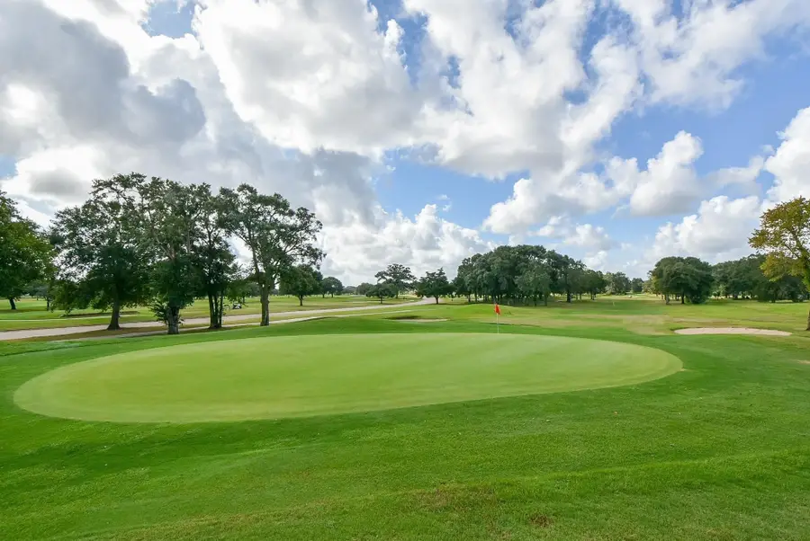 135 Lawrence Marshall Drive, Hempstead, TX 77445 - Image #2