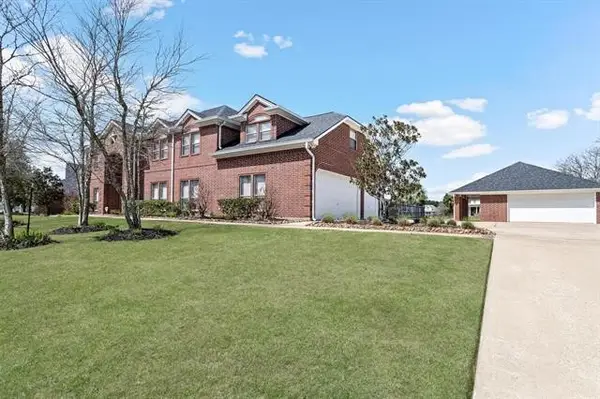 302 Waterwood Drive, Orange, TX 77630