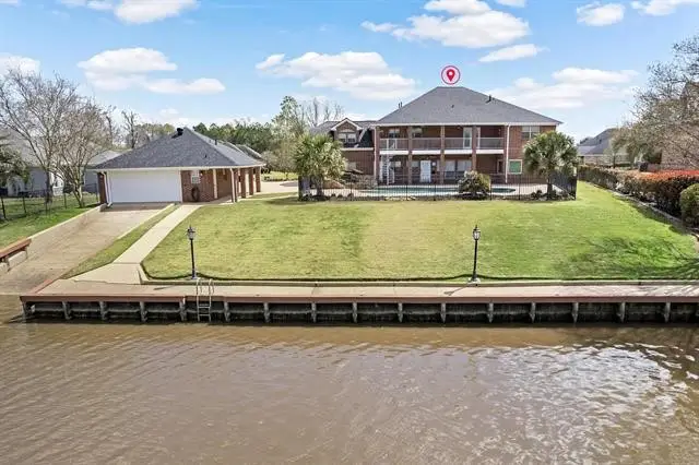 302 Waterwood Drive, Orange, TX 77630 - Image #3