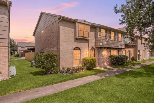 7272 Crownwest Street #7272, Houston, TX 77072