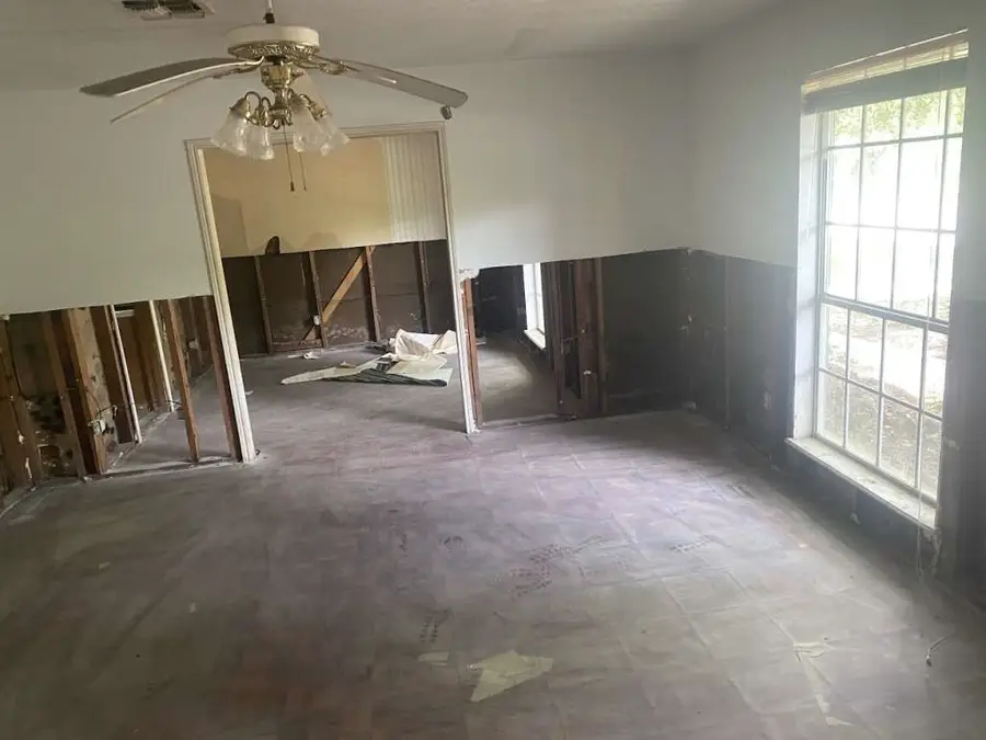 2619 N Woodloch Street, Conroe, TX 77385 - Image #3