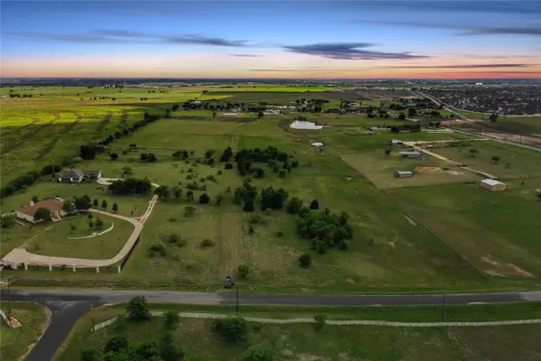 100 County Road 198, Hutto, TX 78634