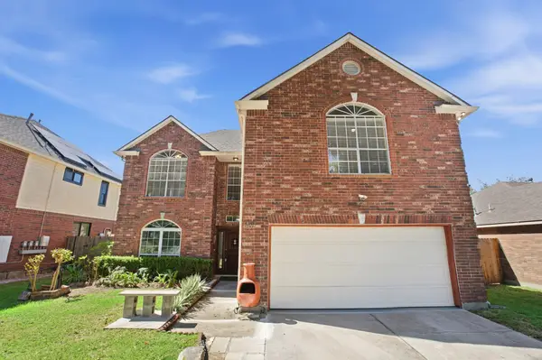 4807 Silver Fox Drive, Houston, TX 77066