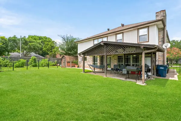 2135 Victoria Garden Drive, Richmond, TX 77406