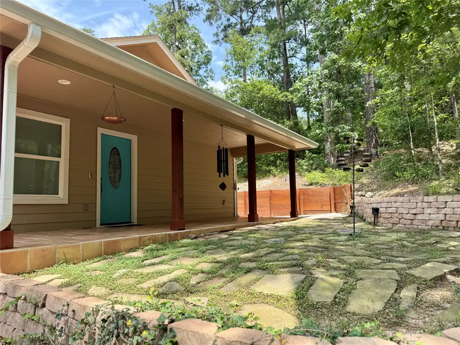 534 Oakdale Drive, Huntsville, TX 77320 - #2