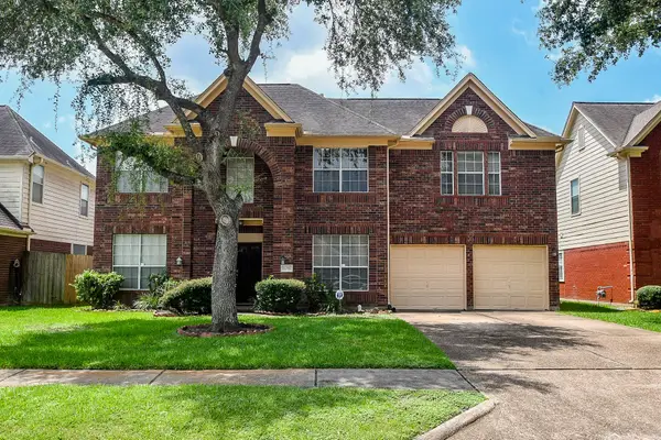 15715 Brookwood Lake Place, Sugar Land, TX 77498