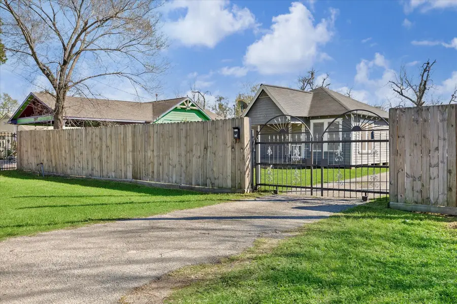 620 Apache Street, Houston, TX 77022 - #2