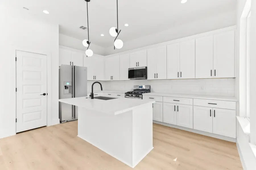 5903 Doolittle Blvd, Houston, TX 77033 - Image #3