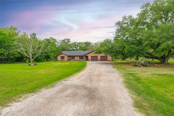 725 Thompson Road, Alvin, TX 77511
