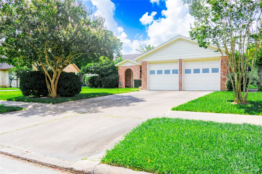 12231 Meadowdale Drive, Stafford, TX 77477 - #2