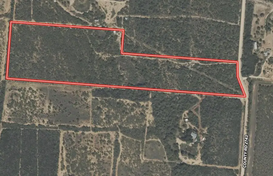 2743 County Road 2743, Moore, TX 78057 - #2