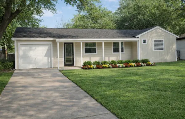 1406 4th Avenue N, Texas City, TX 77590