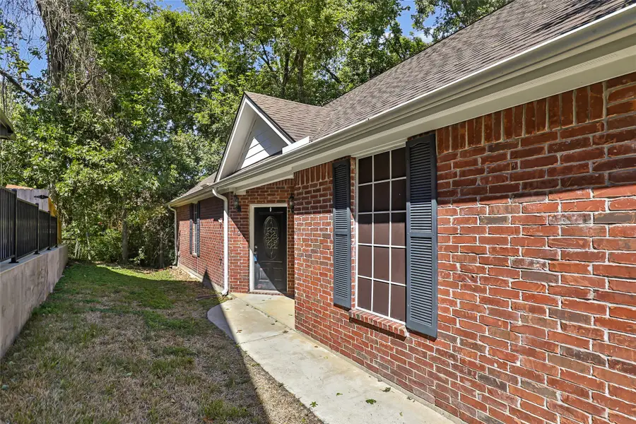 108 Harbour Town Circle, Conroe, TX 77356 - #2