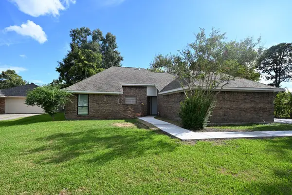 405 Post Oak Drive, Baytown, TX 77520