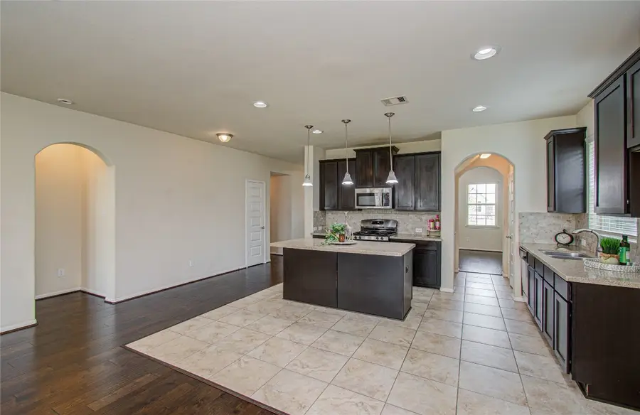 12319 Gatewood Drive, Monterey Belvieu, TX 77535 - #2