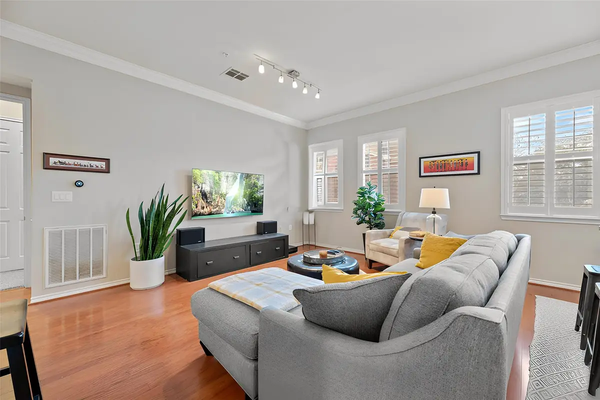 2400 Mccue Road #206, Houston, TX 77056 - Image #1