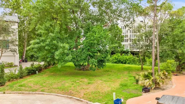 2 Magnolia Bend Drive, Houston, TX 77024