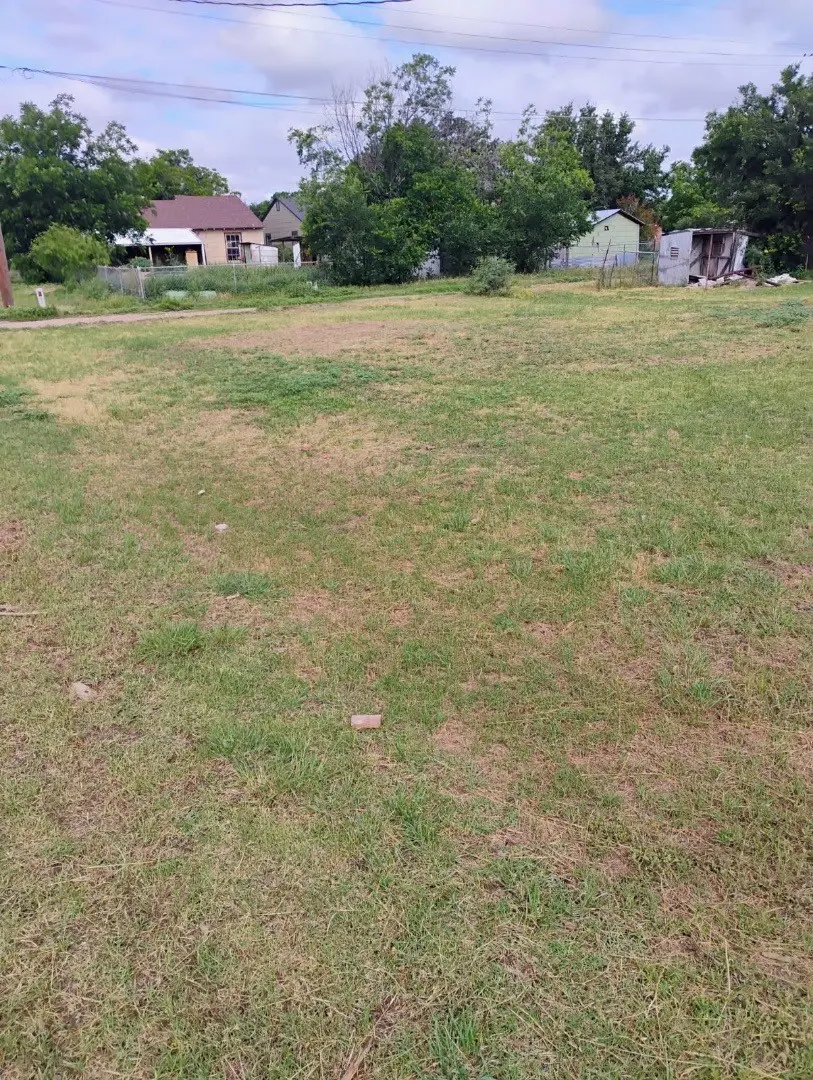 122 NW Avenue E, Hamlin, TX 79520 - Image #2