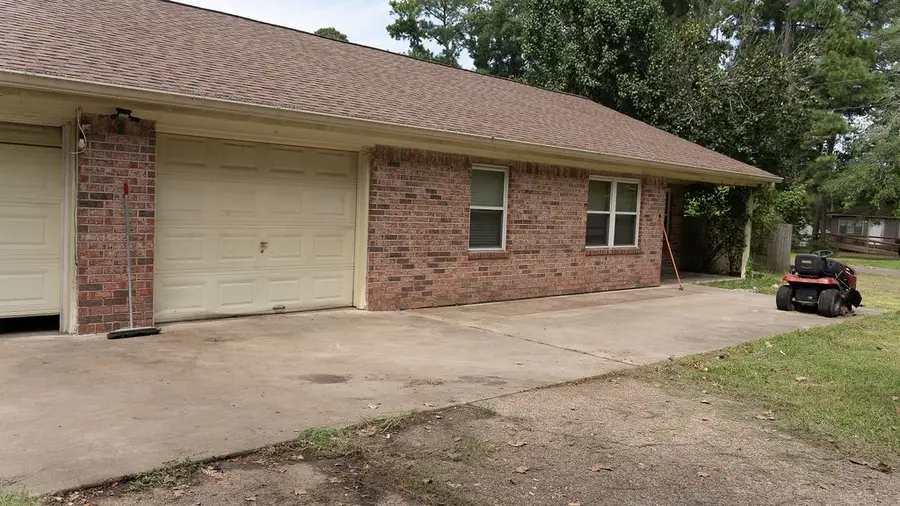 325 Pine Harbor Drive, Onalaska, TX 77360 - #2