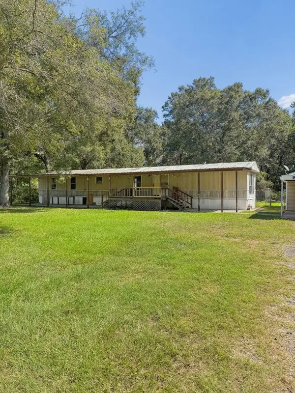 965 Woodland Street, Vidor, TX 77662