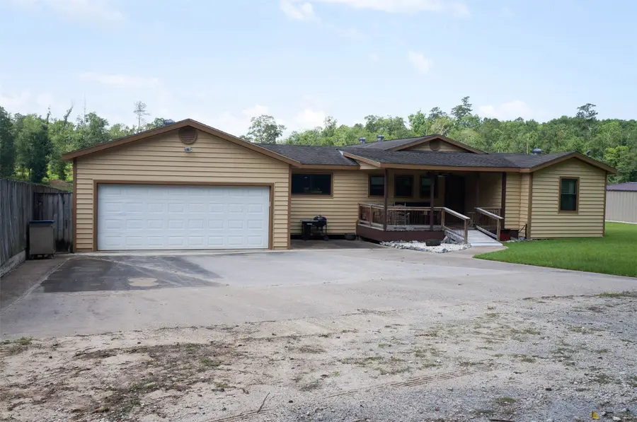 317 Hickory Drive E, Livingston, TX 77351 - Image #2