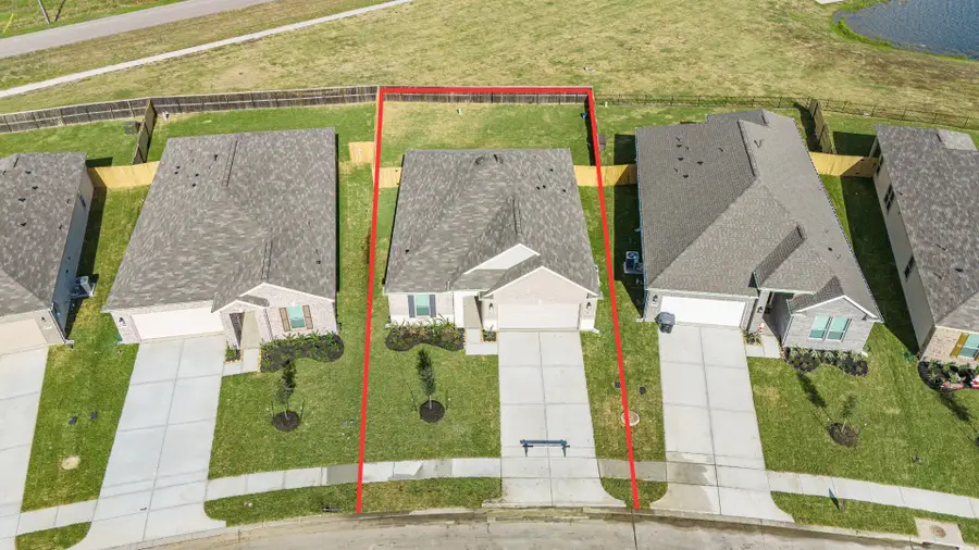 664 Imperial Loop, Alvin, TX 77511 - Image #2