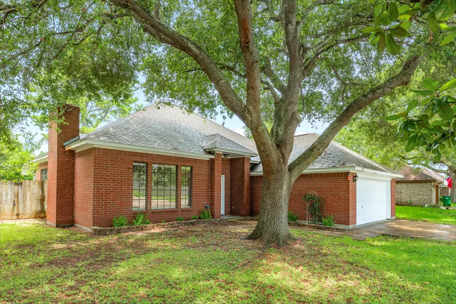 224 N Ranch House Road, Angleton, TX 77515 - #2