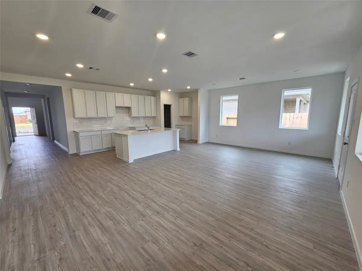 9211 Alaska Shores Drive, Baytown, TX 77521 - #1