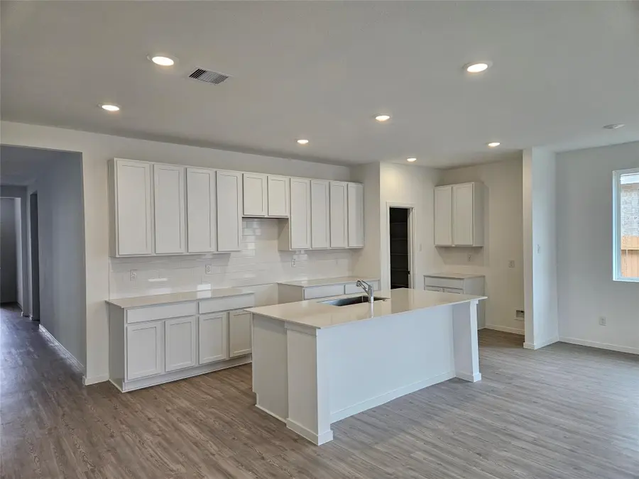 9211 Alaska Shores Drive, Baytown, TX 77521 - #2