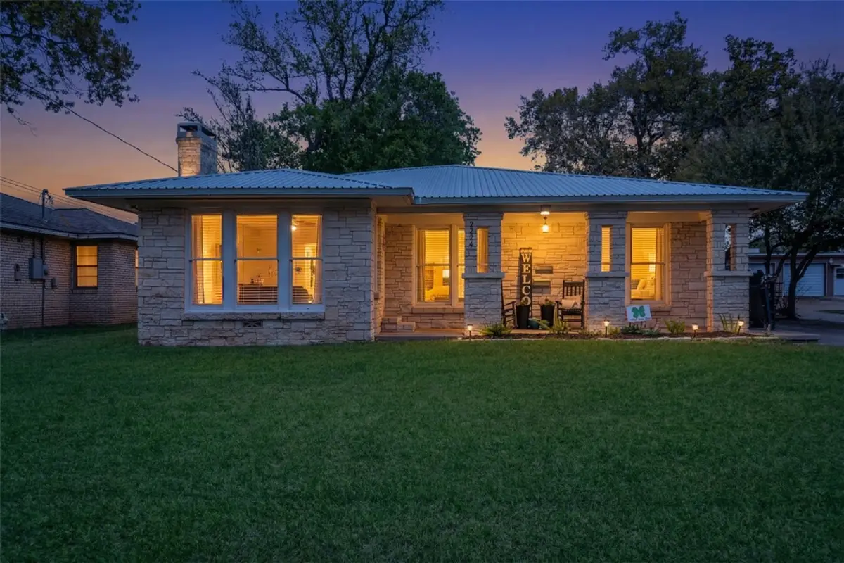 234 E Obryant Street, Bellville, TX 77418 - #1