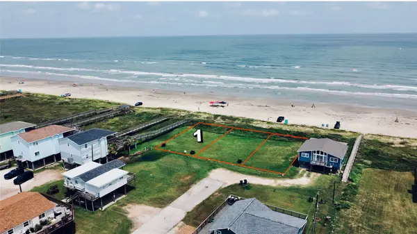 101 Nesmith Place, Surfside Beach, TX 77541