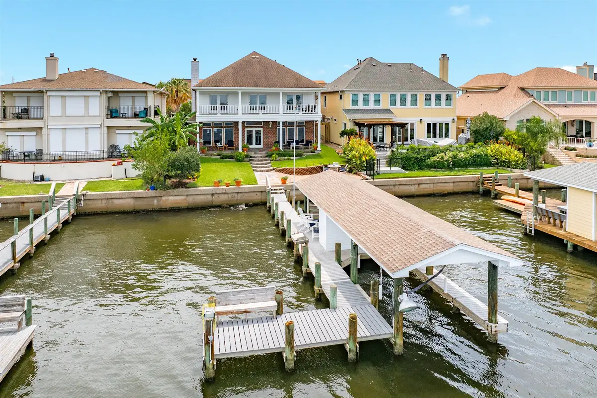 7306 Offats Point Circle, Galveston, TX 77551 - Image #1