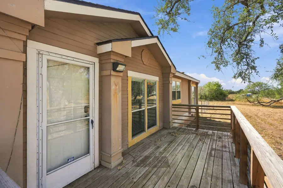 541 County Road 396, Kenedy, TX 78119 - #3