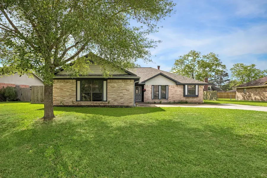 1104 Tipperary Avenue, Friendswood, TX 77546 - #2