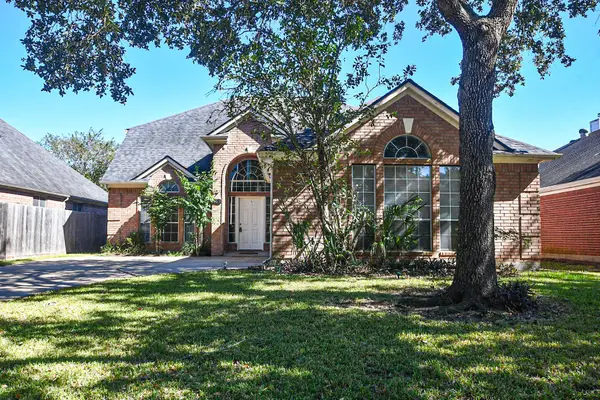 139 Skycrest Drive, Sugar Land, TX 77479