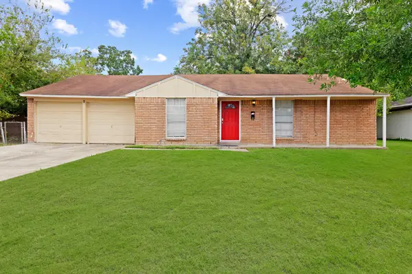408 Grantham Road, Baytown, TX 77521