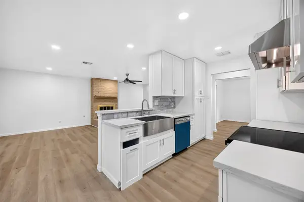 9231 Sandstone Street, Houston, TX 77036