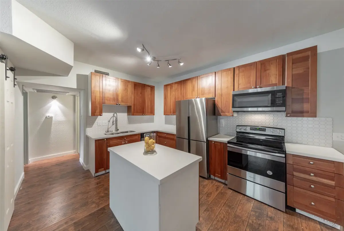 10811 Richmond Avenue #8, Houston, TX 77042 - Image #1