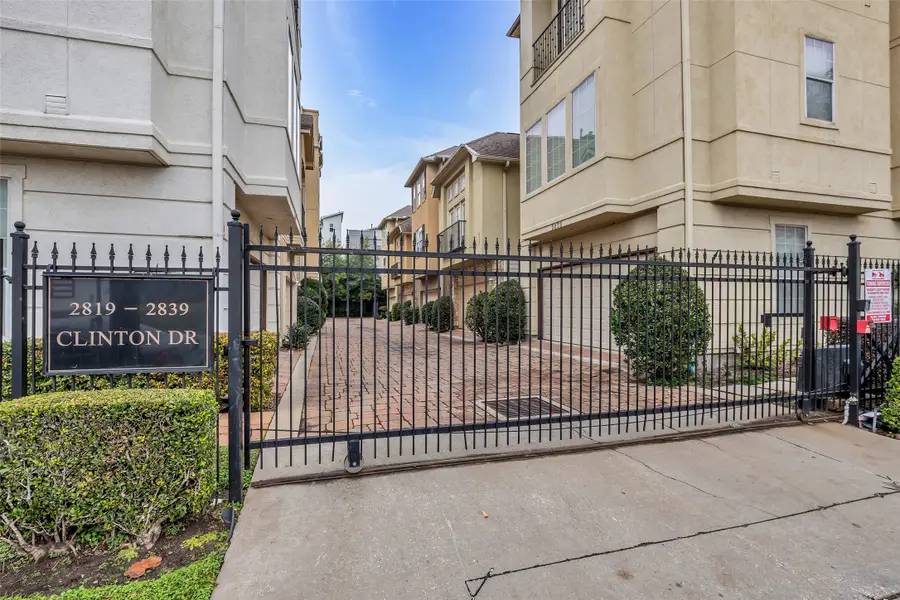 2835 Clinton Drive, Houston, TX 77020 - Image #2