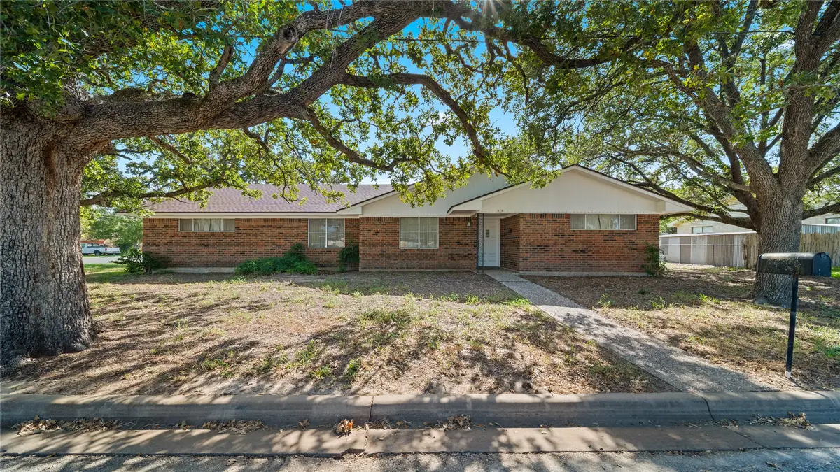 674 N Polk, Giddings, TX 78942 - #1
