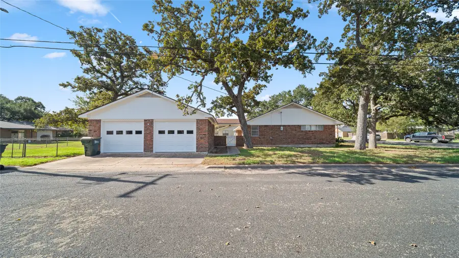 674 N Polk, Giddings, TX 78942 - #2