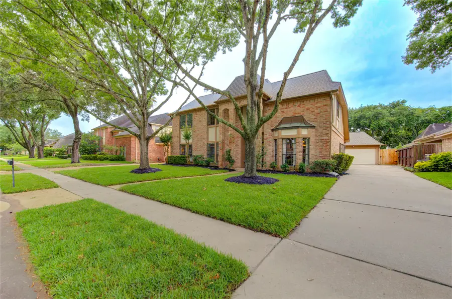 1022 Goldfinch Avenue, Sugar Land, TX 77478 - #2